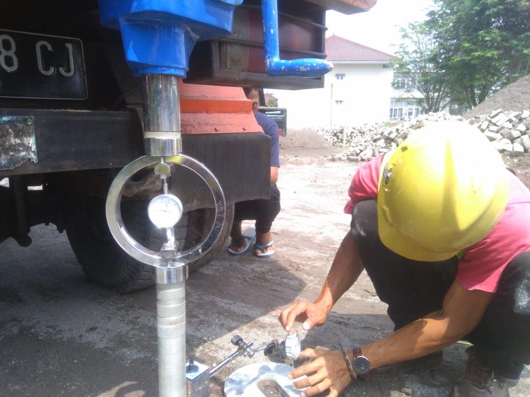 Proses penetrasi pada pengujian CBR tanah