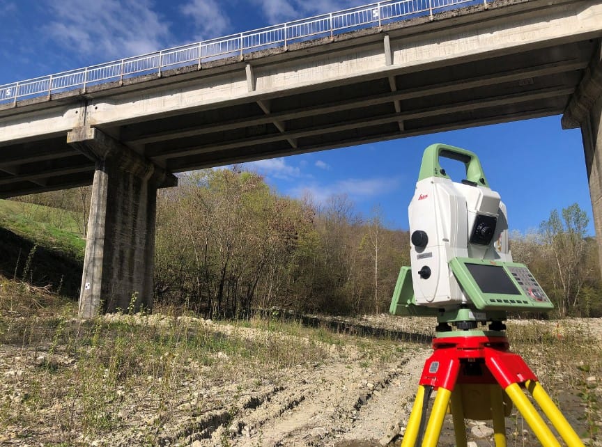 Survei Topografi untuk Pembangunan Jembatan