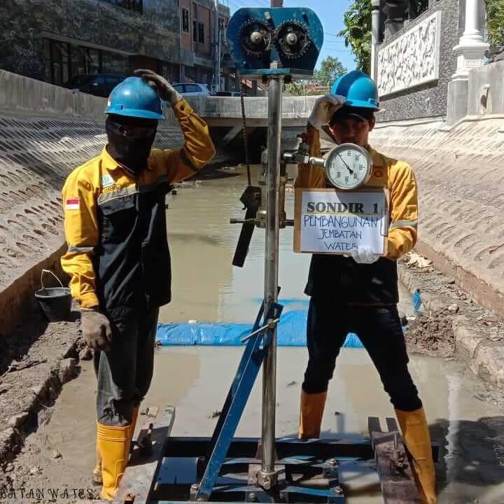 Alat sondir dan tim Berkah Bumi Engineering pada pekerjaan penyelidikan tanah